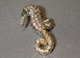 14k- yellow gold - diamond - seahorse