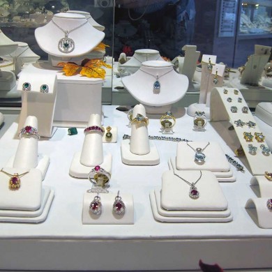 Jewelry by Cole Display