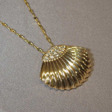 Gold Scallop -Shell - Pendant